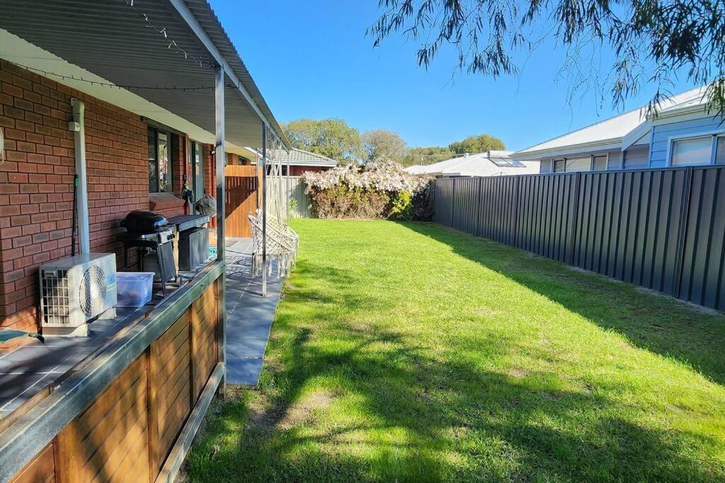 Abbey Beach Cottage バッセルトン エクステリア 写真