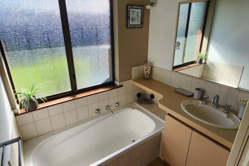 Abbey Beach Cottage バッセルトン エクステリア 写真