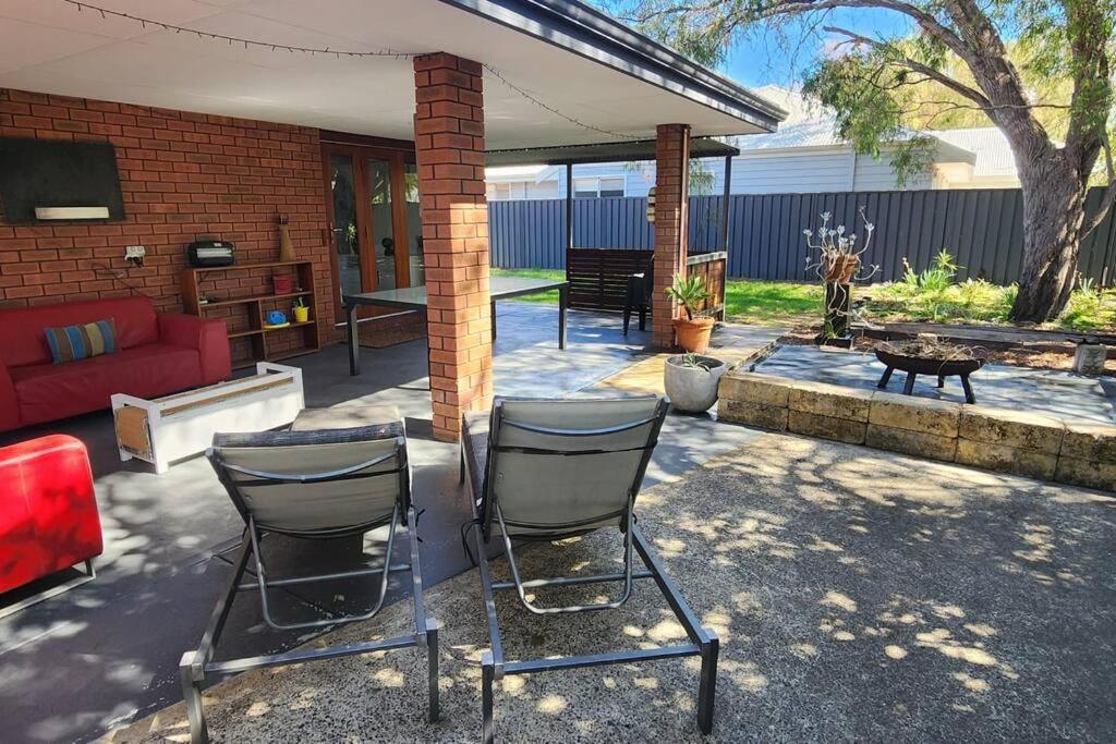 Abbey Beach Cottage バッセルトン エクステリア 写真