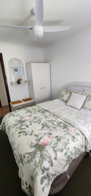 Abbey Beach Cottage バッセルトン エクステリア 写真