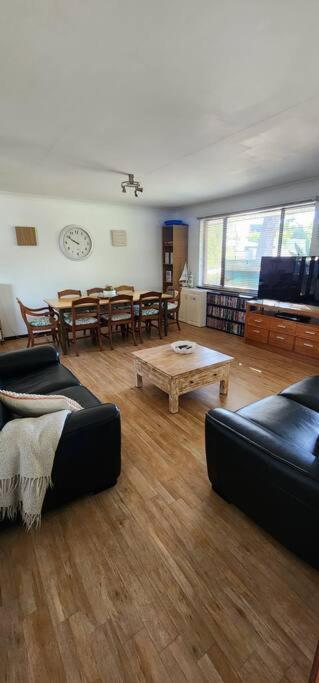 Abbey Beach Cottage バッセルトン エクステリア 写真